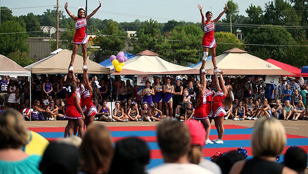 Vicksburg native Sanders picked for Falcons' cheerleading team - The  Vicksburg Post