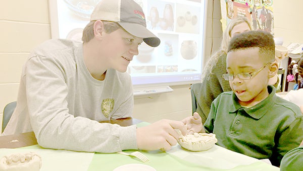 Students Experience Native American Art The Vicksburg Post The