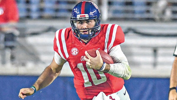 Knee injury ends college career of Ole Miss QB Chad Kelly