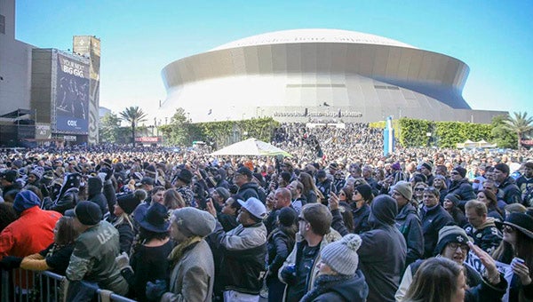 champion square saints game