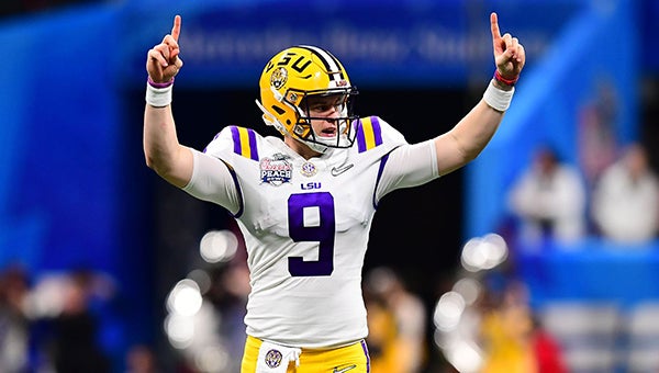 Peach Bowl: Joe Burrow throws for seven touchdowns as No. 1 LSU