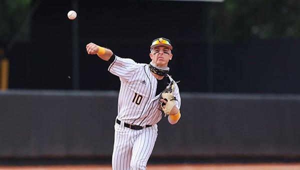 Ole Miss baseball drops Friday doubleheader to No. 23 Auburn - The