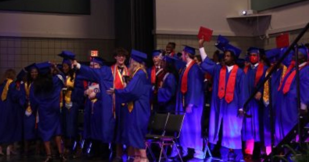 Vicksburg Warren School District announces 2022 graduation information