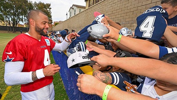 Dak Prescott returns to Mississippi State for football camp