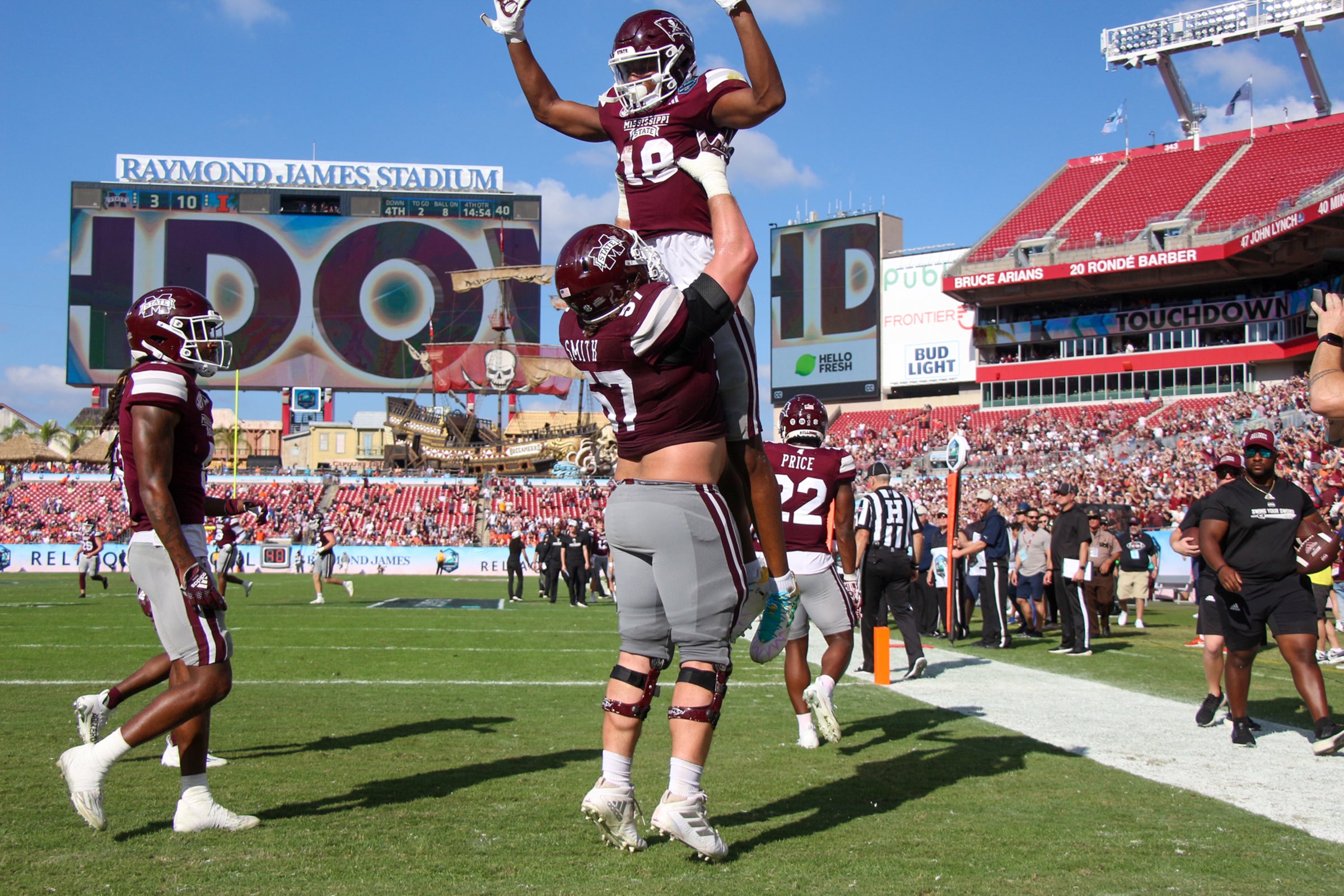 FB: Reliaquest Bowl vs. Mississippi St. - Image 7: Fighting Illini football  vs. No. 22 Mississippi State at the Reliaquest Bowl, Jan. 2, 2023 at  Raymond James Stadium in Tampa, Fla. - University of Illinois