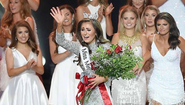 THE VOICE Former Miss Mississippi Holly Brand Set To Compete In 
