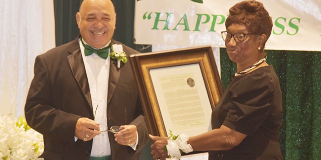 Smith receives Lifetime Achievement Award at Benevolent Club’s 49th Annual Banquet – The Vicksburg Post
