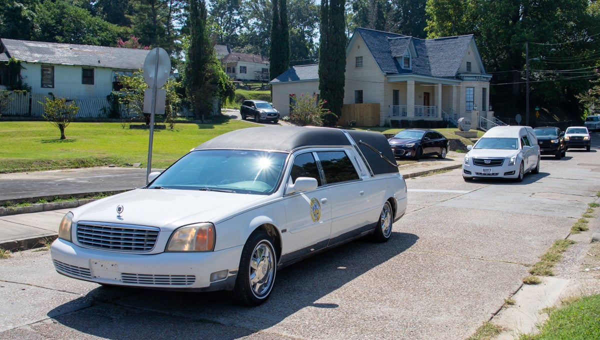 ‘A gift of love’: Vicksburg funeral home offers final memorial service for two veterans – The Vicksburg Post